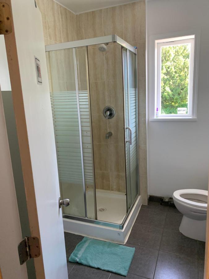 Vancouver Backpacker House - 10 Min Walk To Metrotown Skytrain Station เบิร์นนาบี ภายนอก รูปภาพ