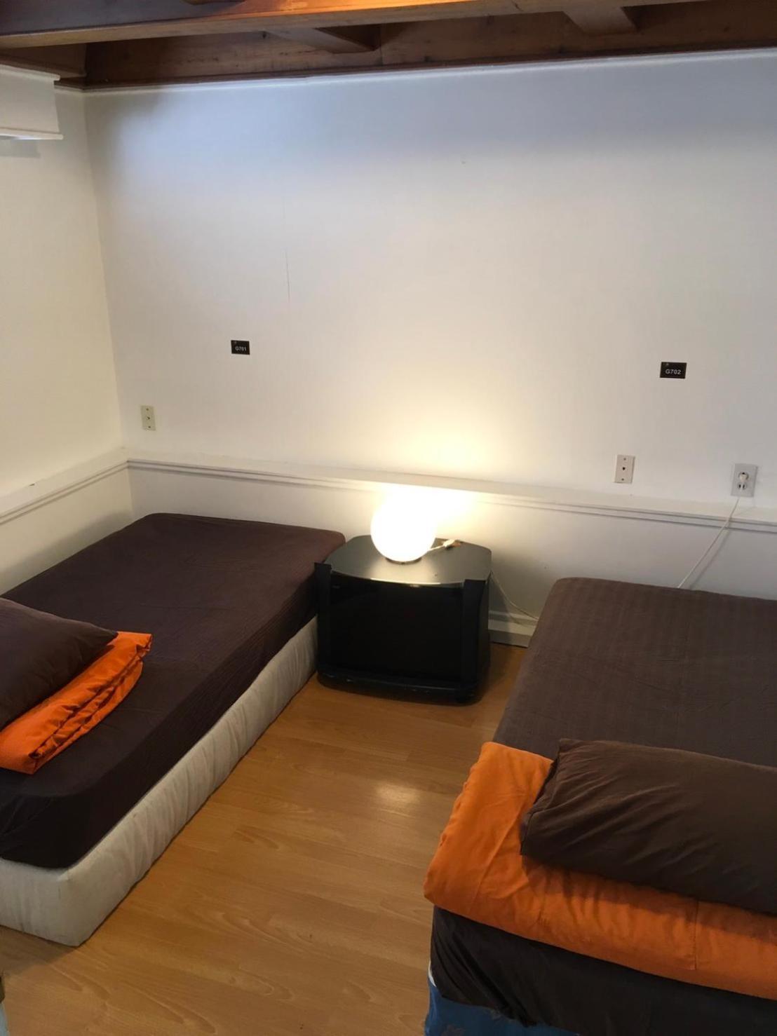 Vancouver Backpacker House - 10 Min Walk To Metrotown Skytrain Station เบิร์นนาบี ภายนอก รูปภาพ