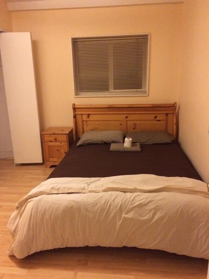 Vancouver Backpacker House - 10 Min Walk To Metrotown Skytrain Station เบิร์นนาบี ภายนอก รูปภาพ